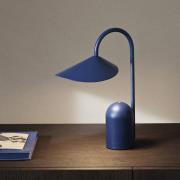 ferm LIVING LED-Akku-Tischleuchte Arum, blau, dimmbar, IP44