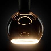 SEGULA LED-Globelampe Floating, E27 schwarz G150 4 W 922 dim