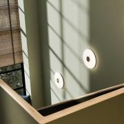 Northern LED-Wandleuchte Glint, Ø 25 cm, Glas, opalweiß